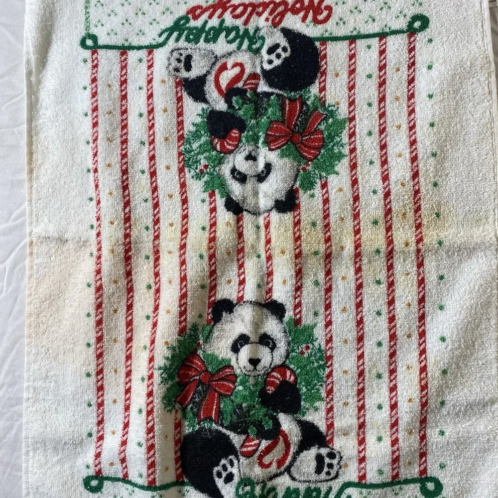 Christmas Kitchen Towel Panda / Holiday Decor Hanging Towel Vintage